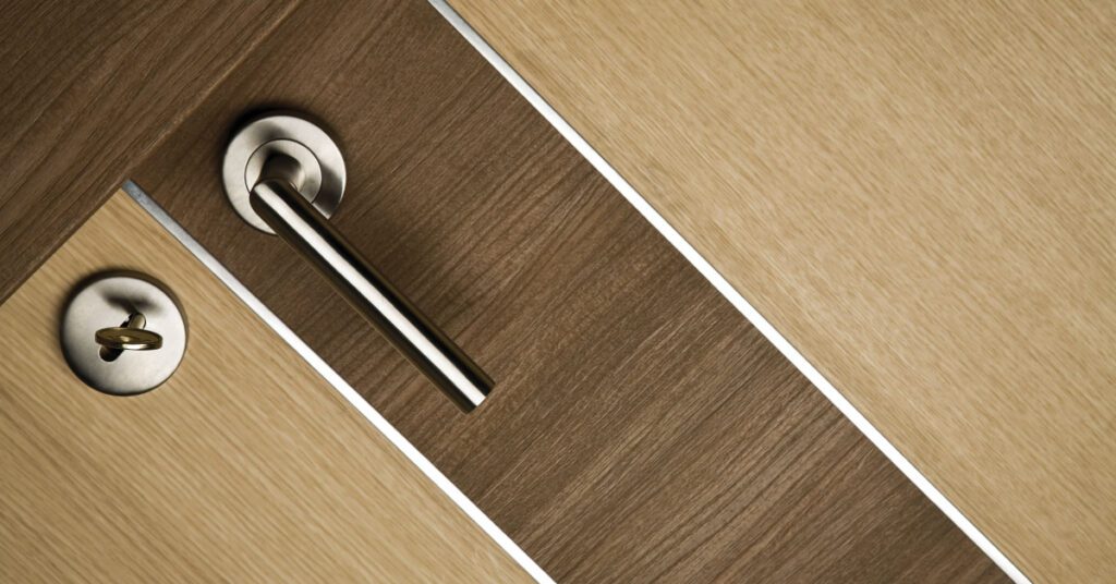 How to Stain a Therma-Tru Fiberglass Door